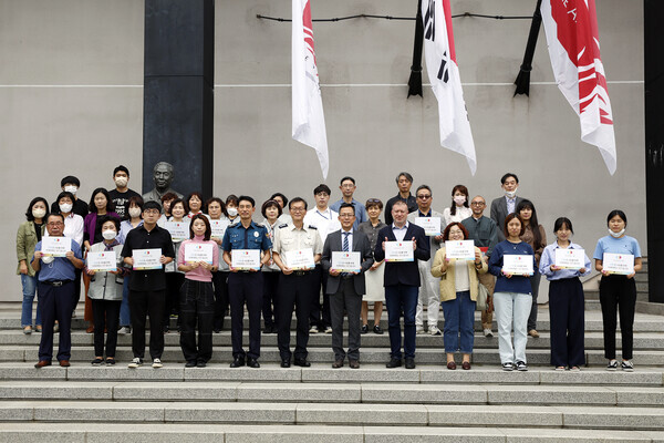서울예대 관계자들이 지난 13일 중대산업재해 예방 안전보건경영 선포식을 하고 있다. 사진=서울예대 제공