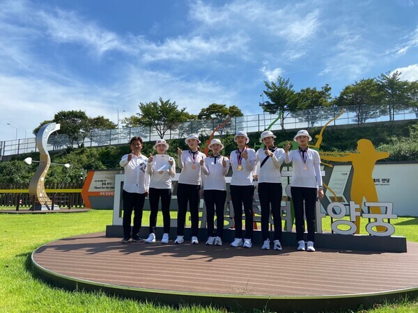 광주여대가 제25회 광주여자대학교 총장배 한국대학양궁선수권대회에서 단체전 정상에 올랐다.
