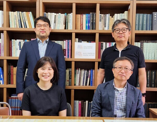 ‘2022년 인문사회연구소 지원사업’에 참여하는 아주대 연구진. (왼쪽 아래부터 시계방향으로)유재인 금융공학과 교수, 한상우·이상국·김종식 사학과 교수. 사진=아주대 제공