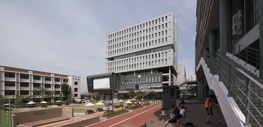 한성대학교 본관.