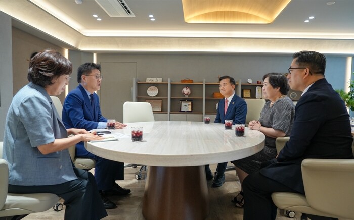 한세대, 한대희 신임 군포시장과 간담...